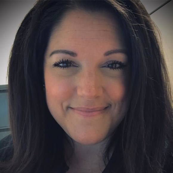 Meet your Posher, Cynthia - Picture 1 of 1